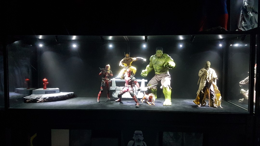 hot toys acrylic case